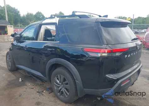 2022 Nissan Pathfinder Sv 4Wd z USA, uszkodzony, nr VIN 5N1DR3BD0NC220152